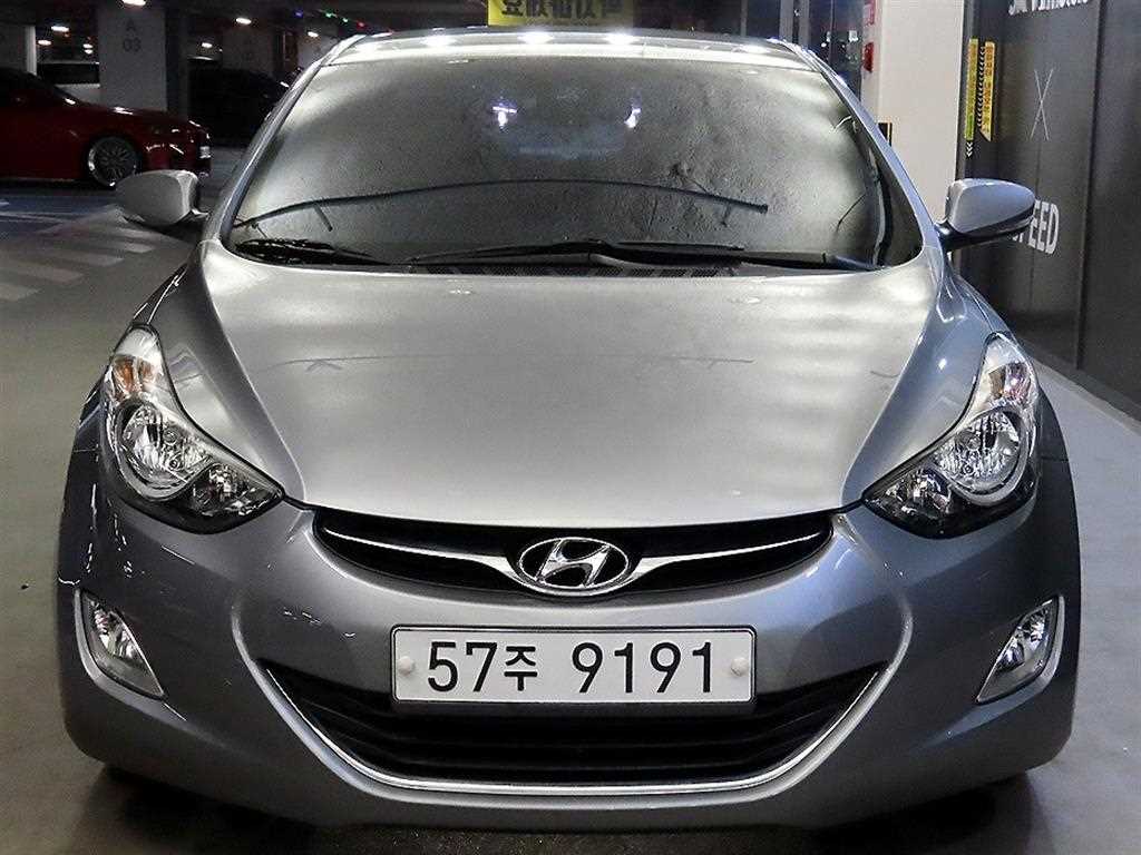 HYUNDAI Avante - Vista 2