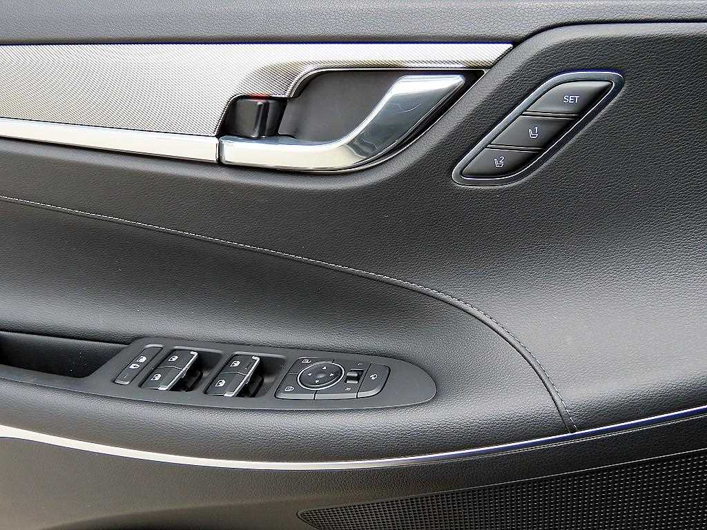 HYUNDAI Grandeur - Vista 12