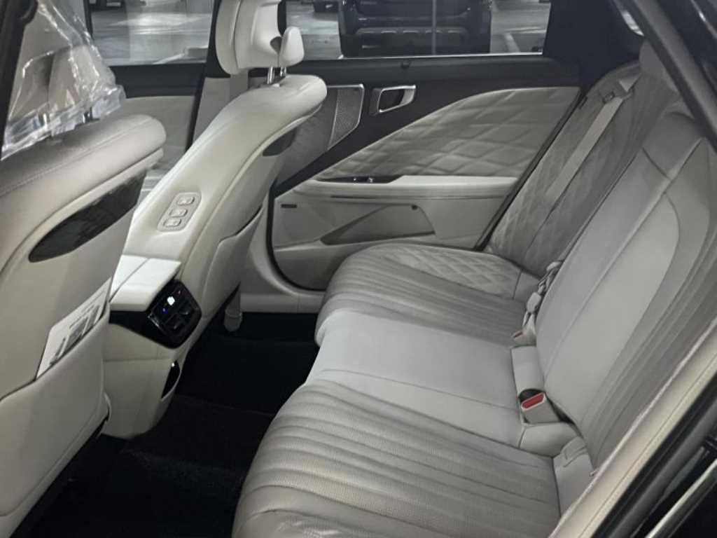 KIA K8 - Vista 8