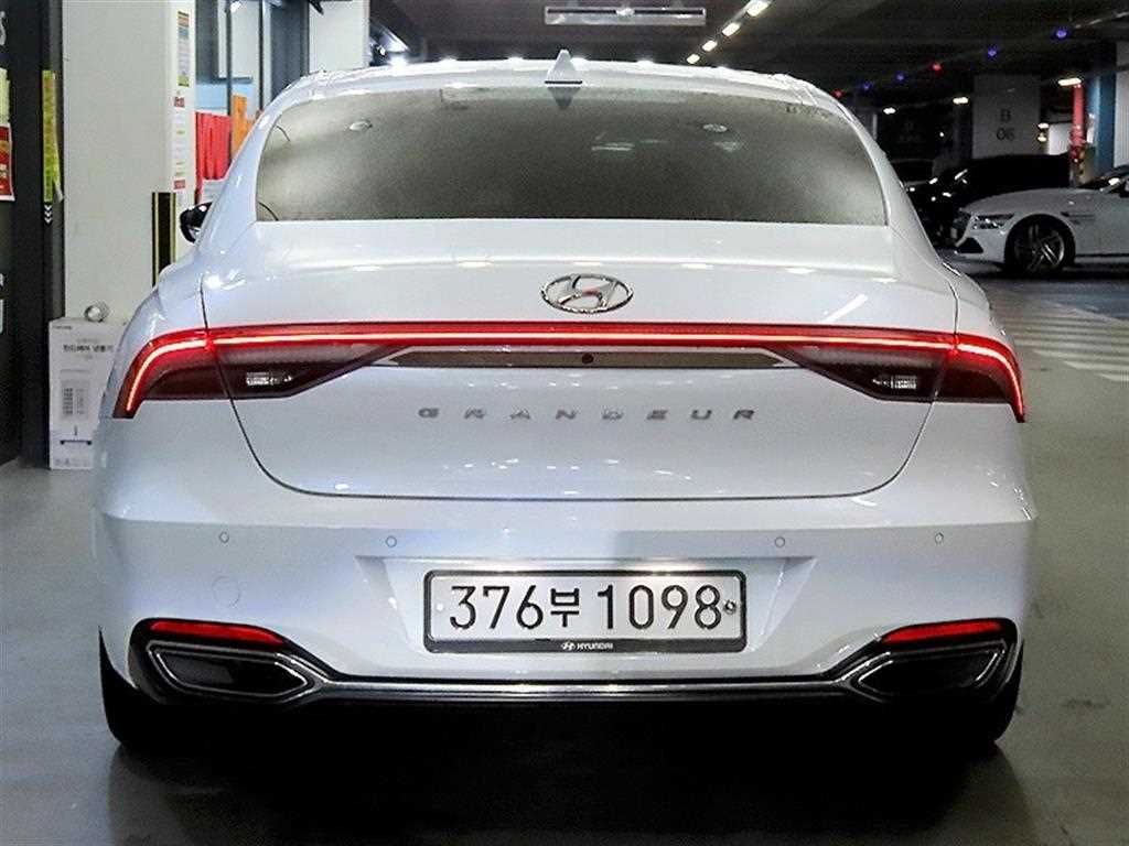 HYUNDAI Grandeur - Vista 5