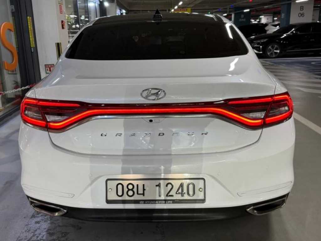 HYUNDAI Grandeur - Vista 5