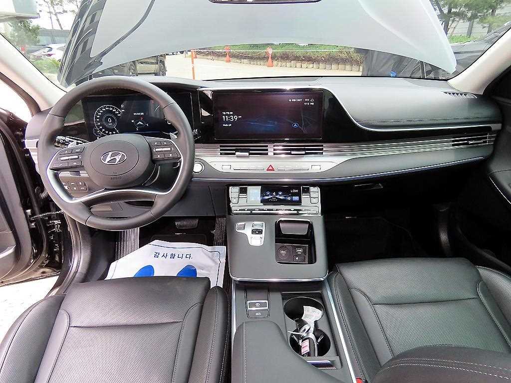 HYUNDAI Grandeur - Vista 7