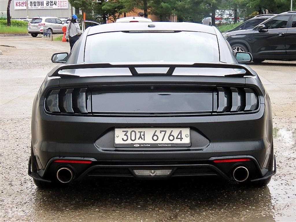 Ford Mustang - Vista 4