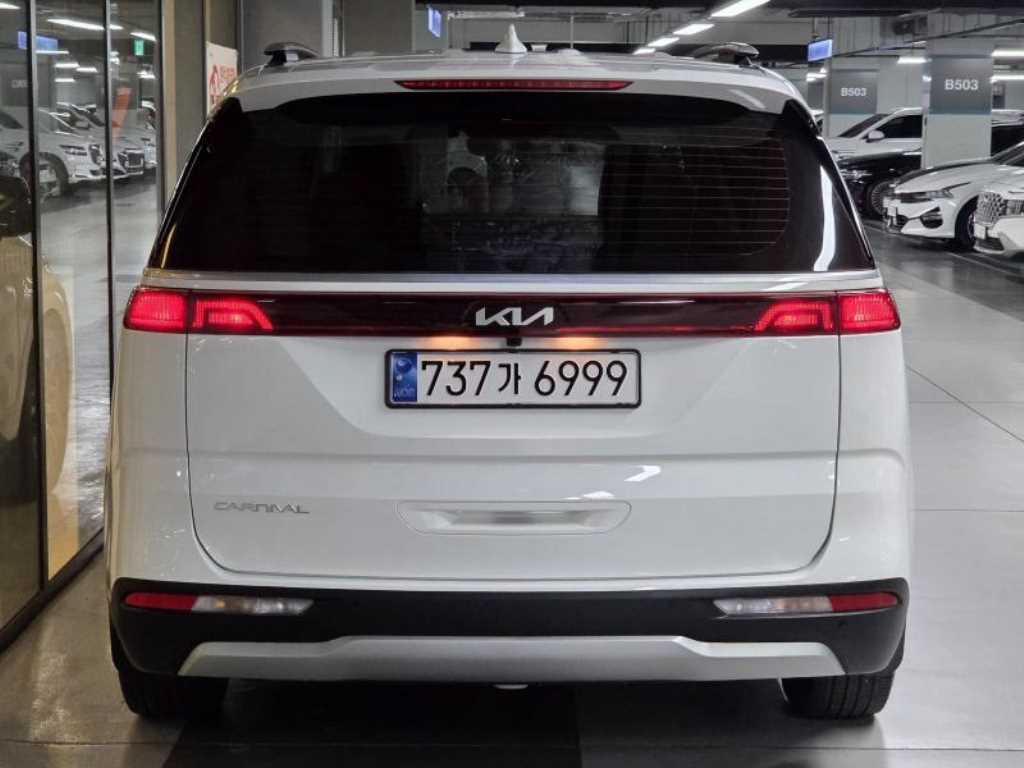 KIA Carnival - Vista 5