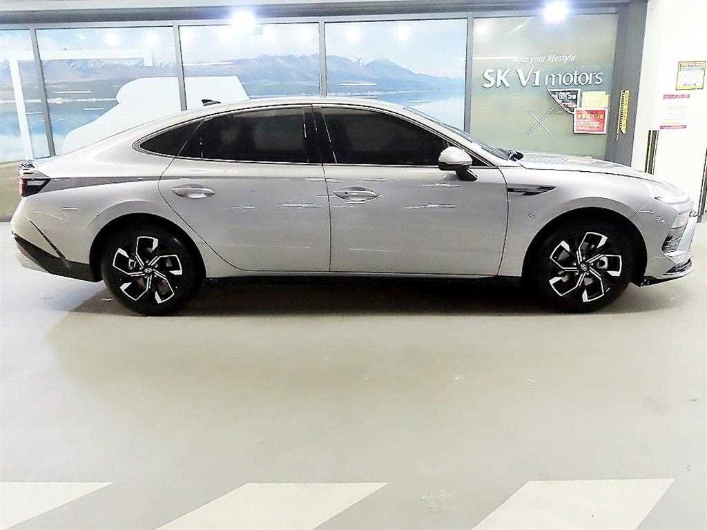 HYUNDAI Sonata - Vista 3