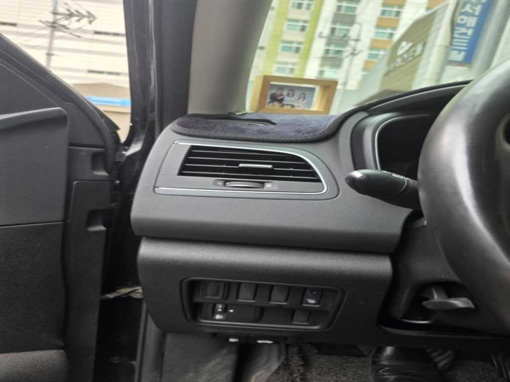 SAMSUNG QM6 - Vista 8