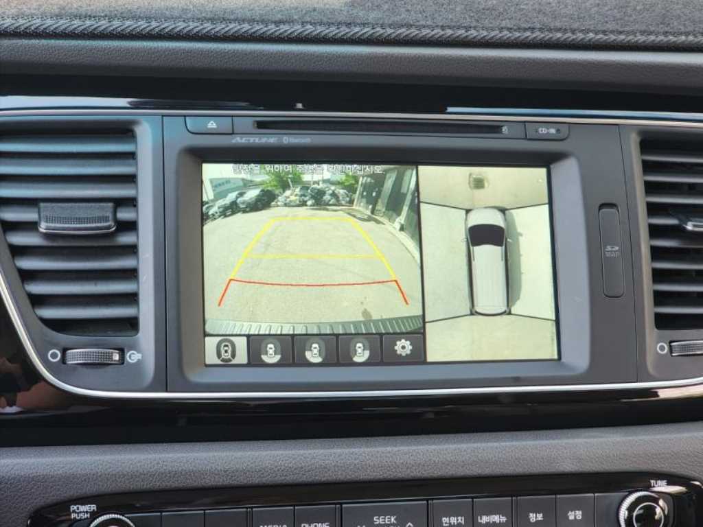 KIA Carnival - Vista 11