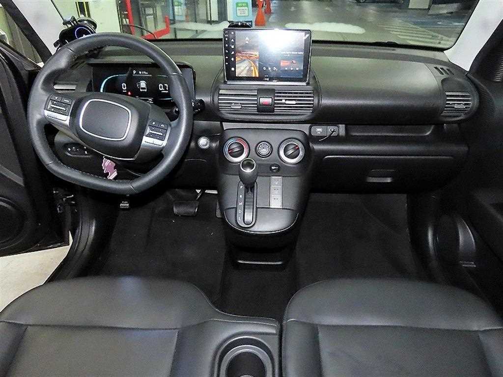 HYUNDAI Casper - Vista 10