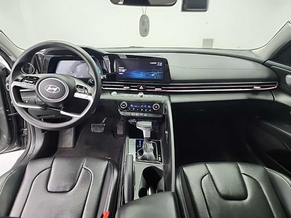 HYUNDAI Avante - Vista 7