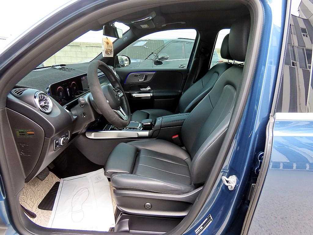 Mercedes Benz GLB Class - Vista 5