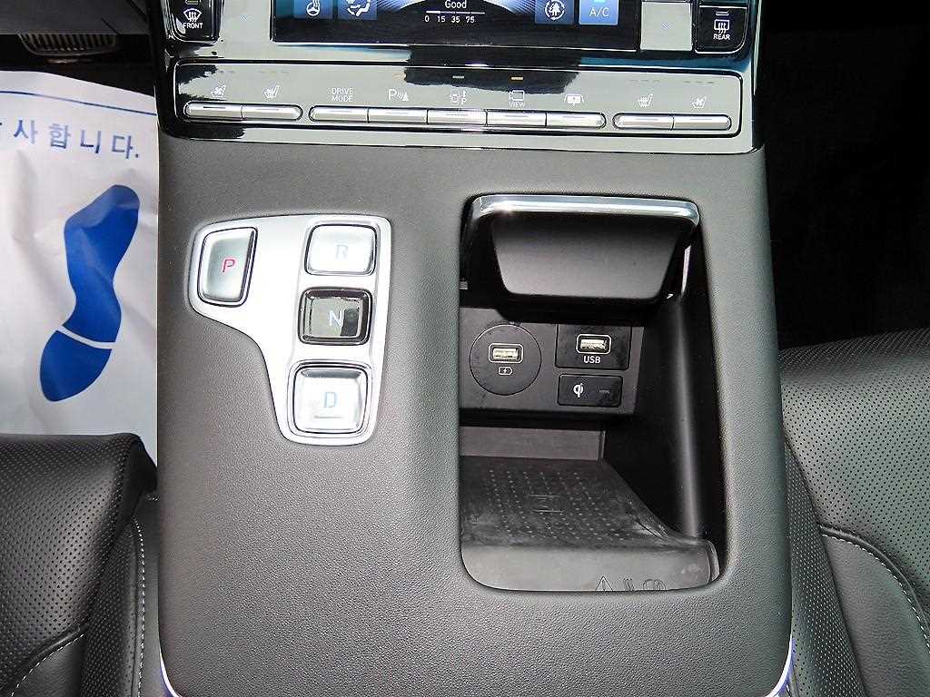 HYUNDAI Grandeur - Vista 11