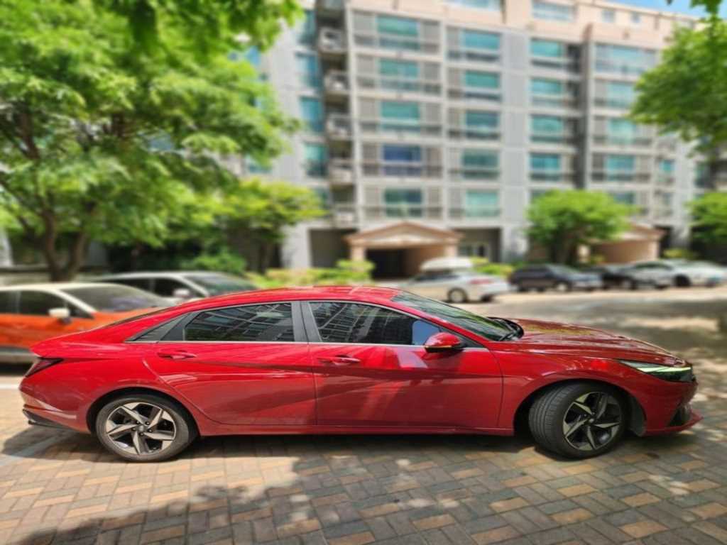 HYUNDAI Avante - Vista 3