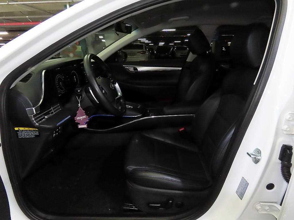 HYUNDAI Grandeur - Vista 6