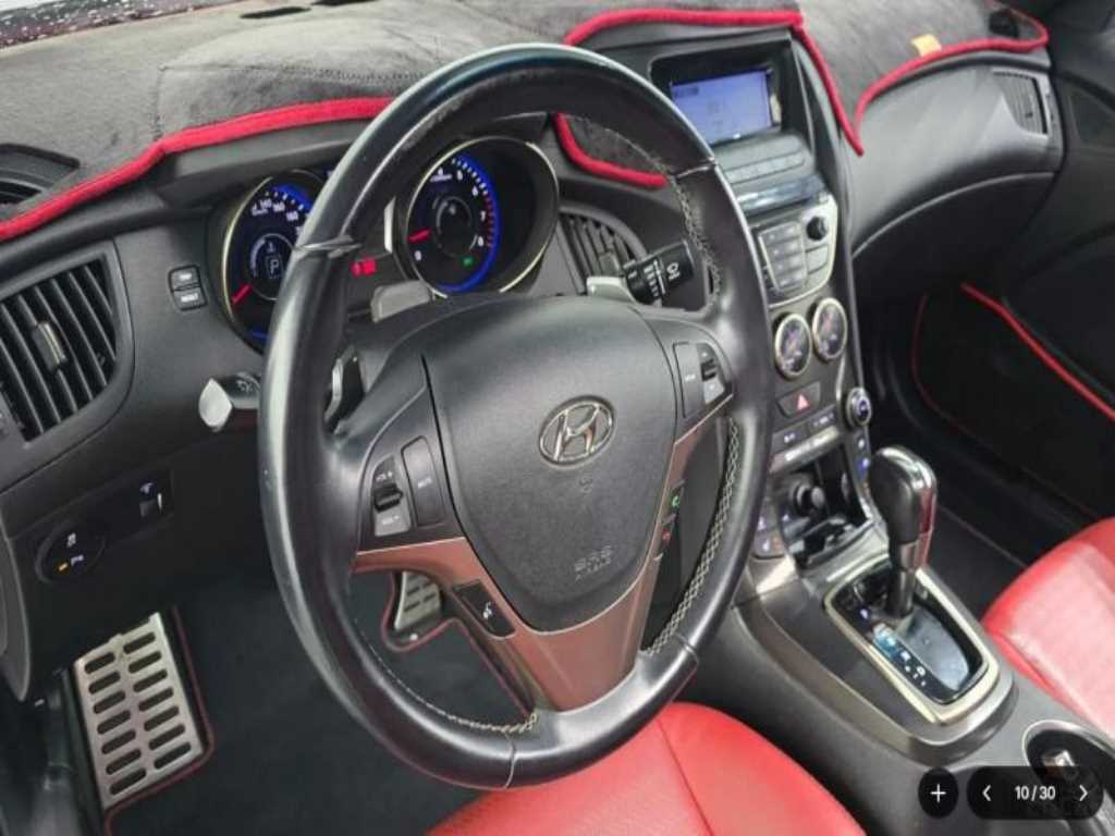 HYUNDAI Genesis - Vista 6