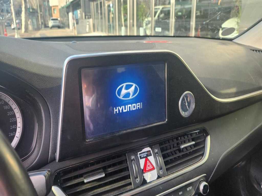 HYUNDAI Grandeur - Vista 8