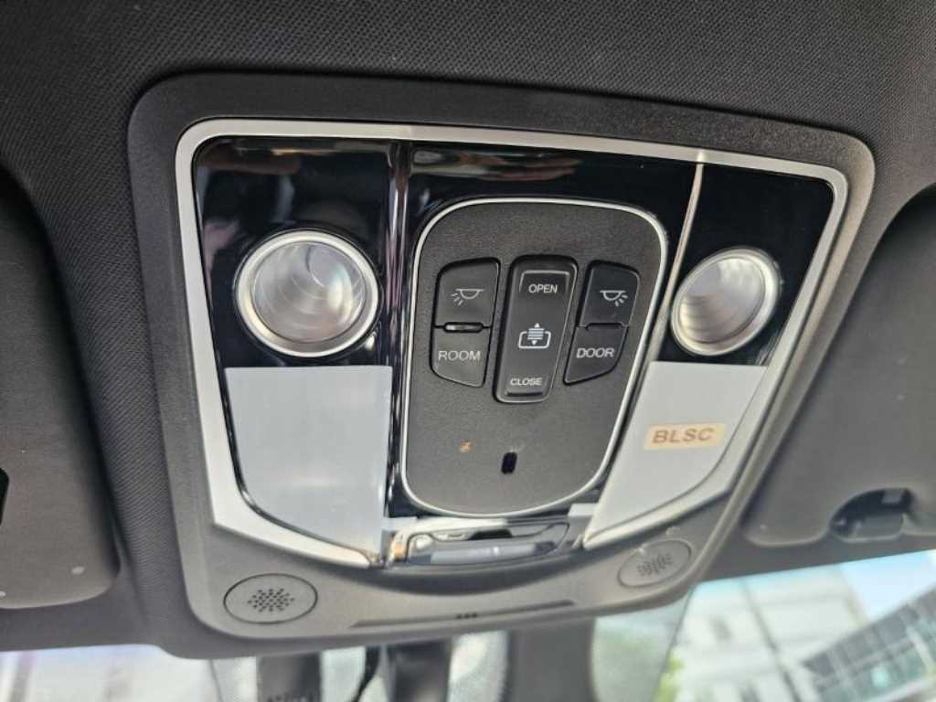 Genesis GV70 - Vista 10