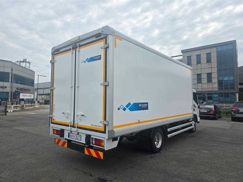 medium and large cargo truck - Vista 4