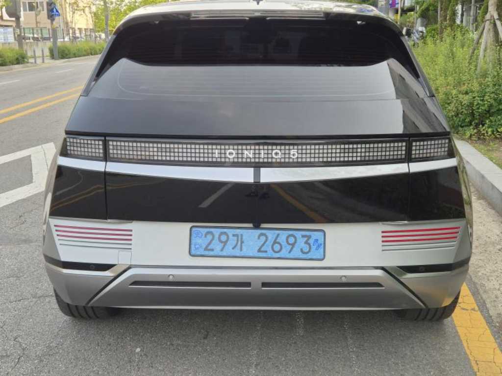 HYUNDAI Ioniq 5 - Vista 5