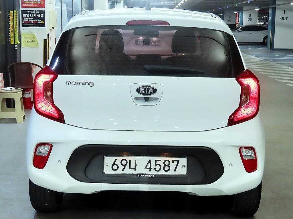 KIA Morning - Vista 5