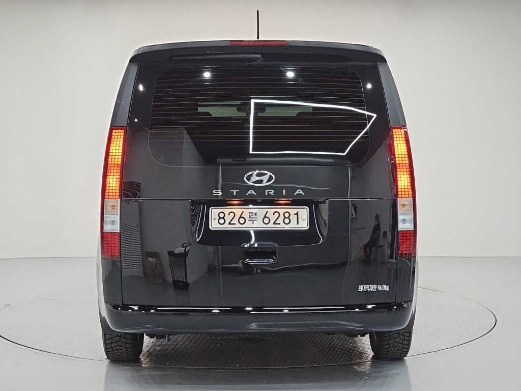 HYUNDAI Staria - Vista 3