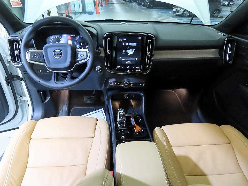 Volvo XC40 - Vista 10