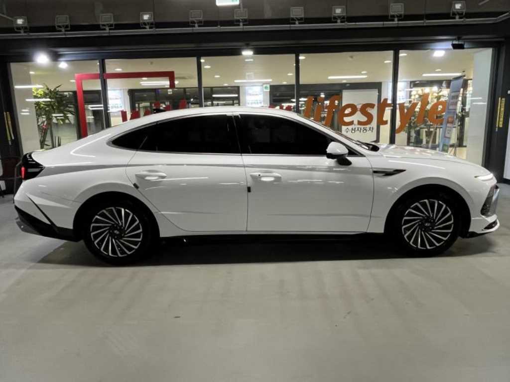 HYUNDAI Sonata - Vista 3