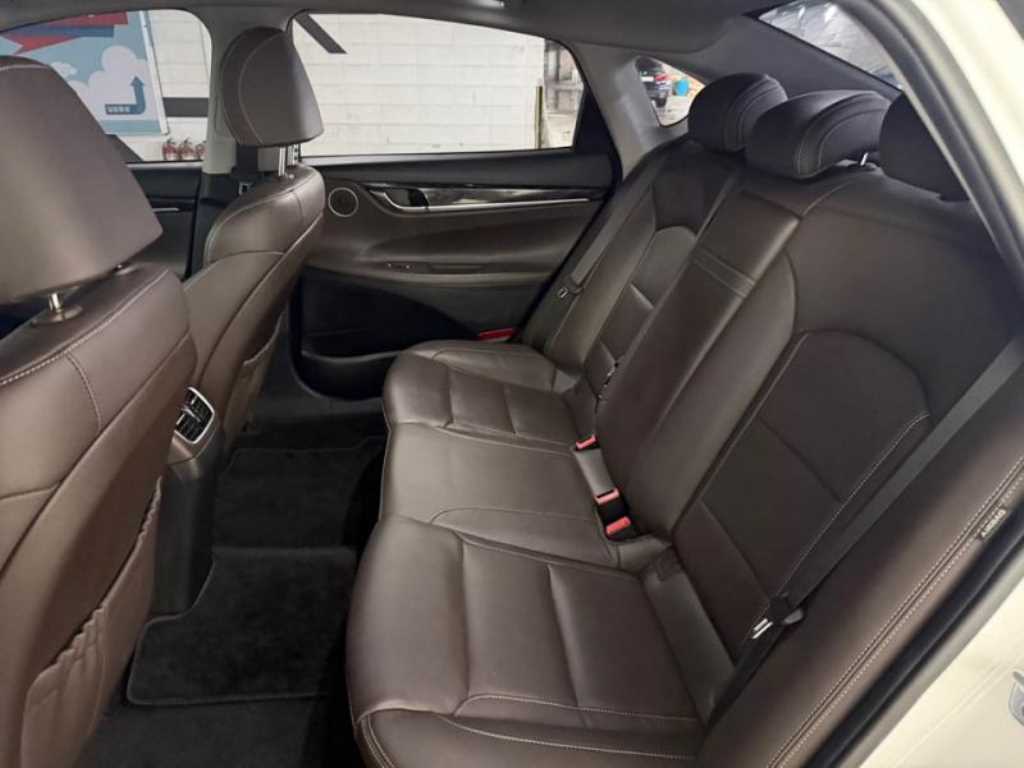 HYUNDAI Grandeur - Vista 7
