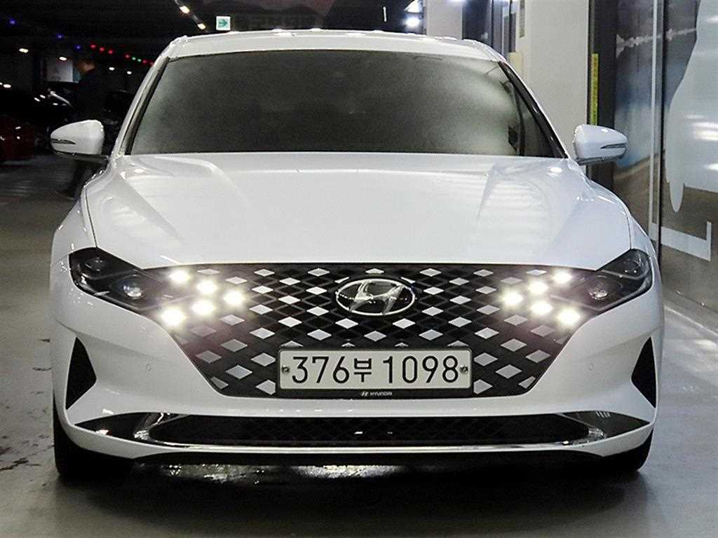 HYUNDAI Grandeur - Vista 2