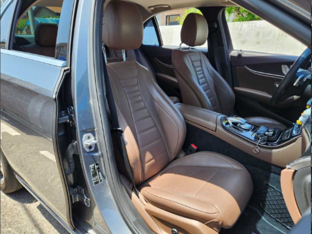 Mercedes Benz E class - Vista 3