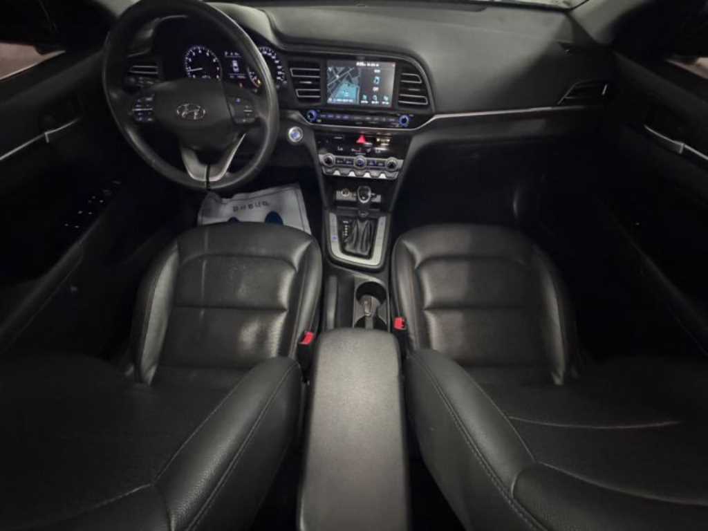 HYUNDAI Avante - Vista 6