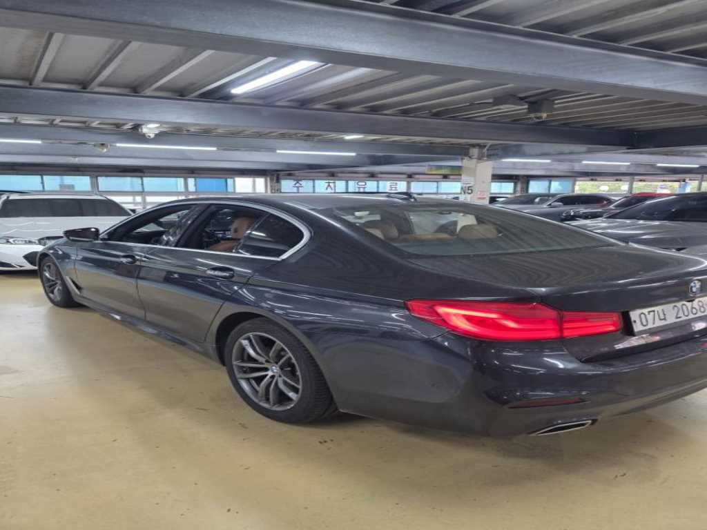 BMW 5 Series - Vista 3