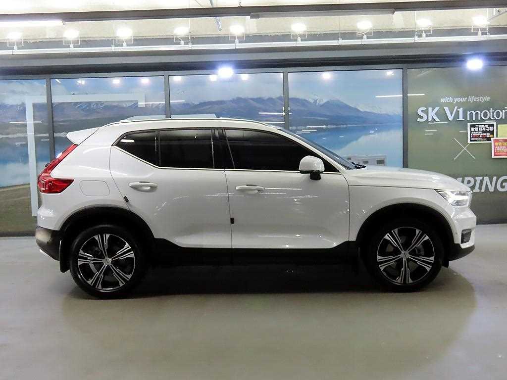 Volvo XC40 - Vista 3