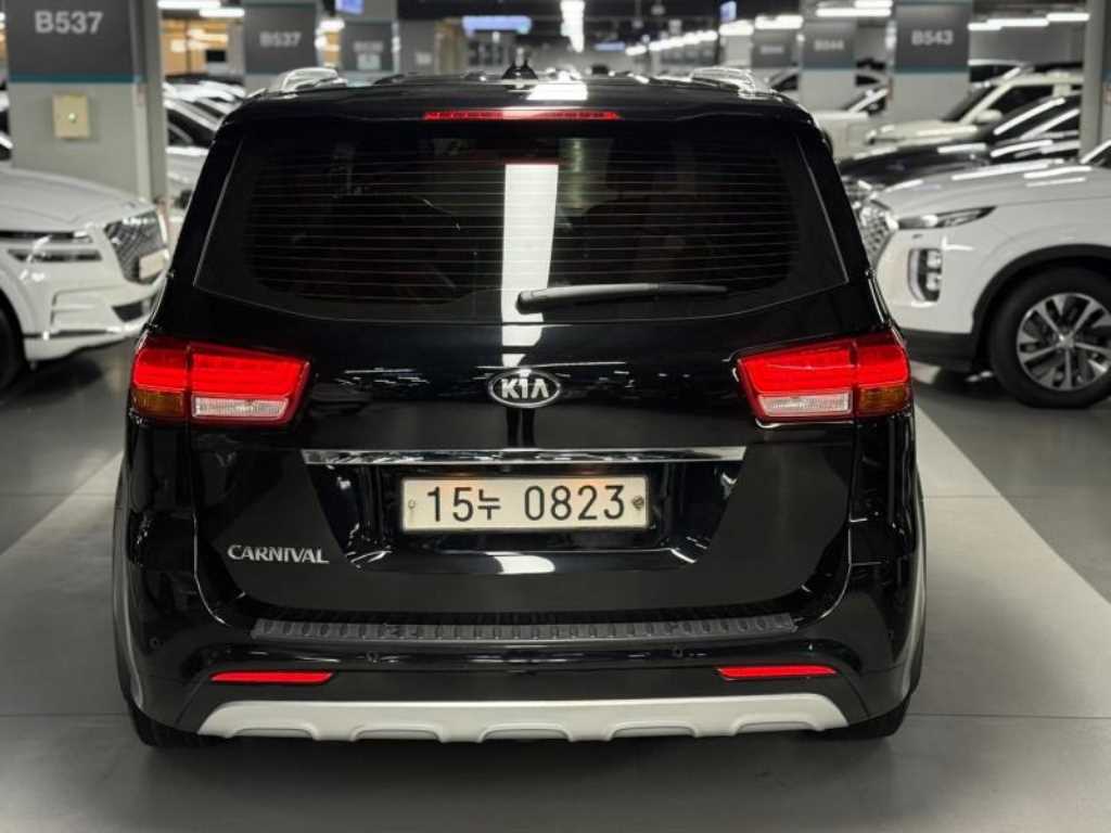 KIA Carnival - Vista 4