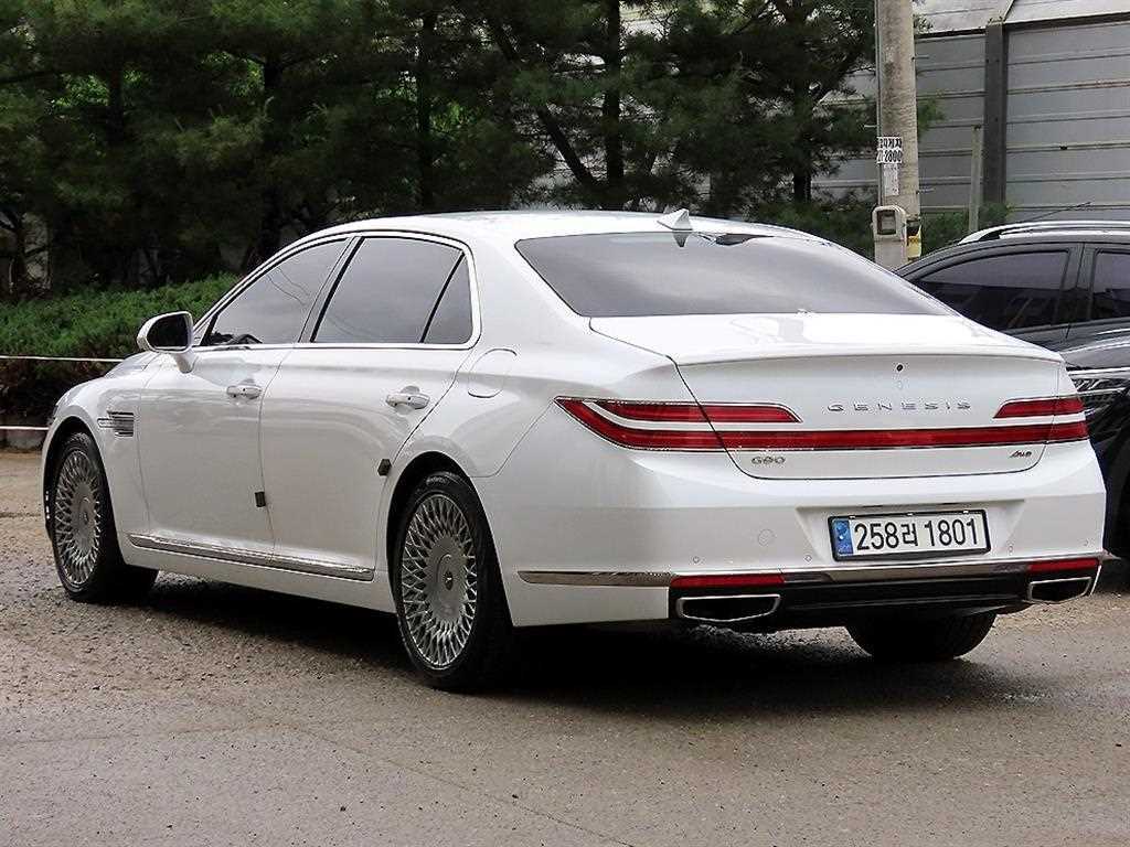 Genesis G90 - Vista 3