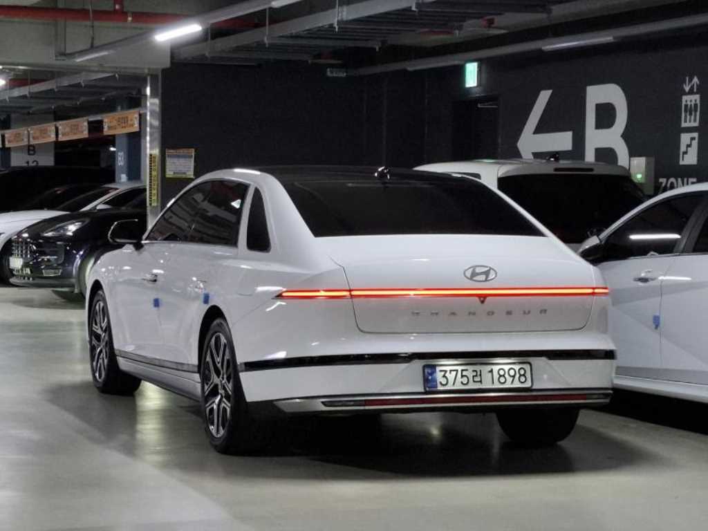 HYUNDAI Grandeur - Vista 2