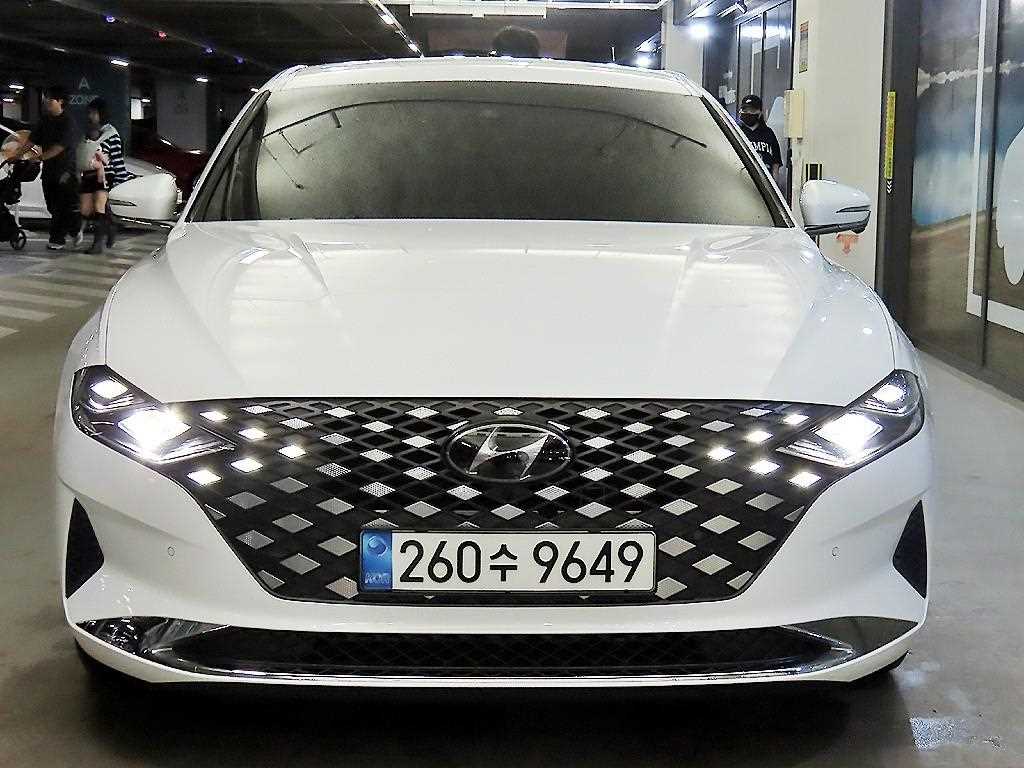 HYUNDAI Grandeur - Vista 2