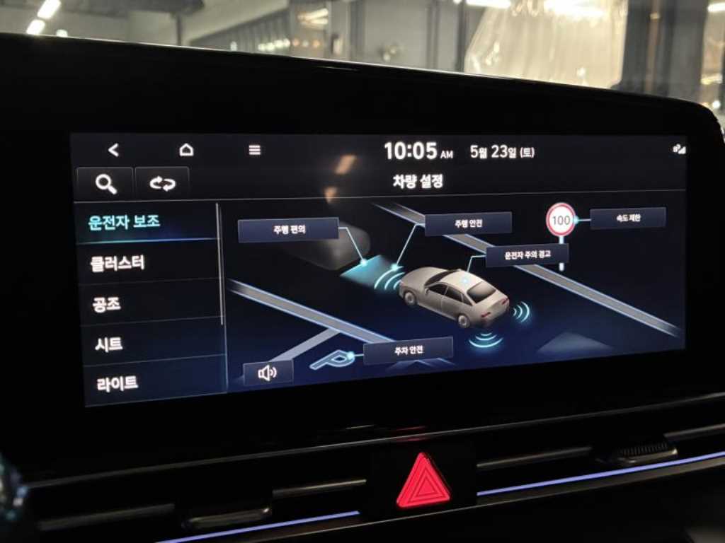 HYUNDAI Avante - Vista 10