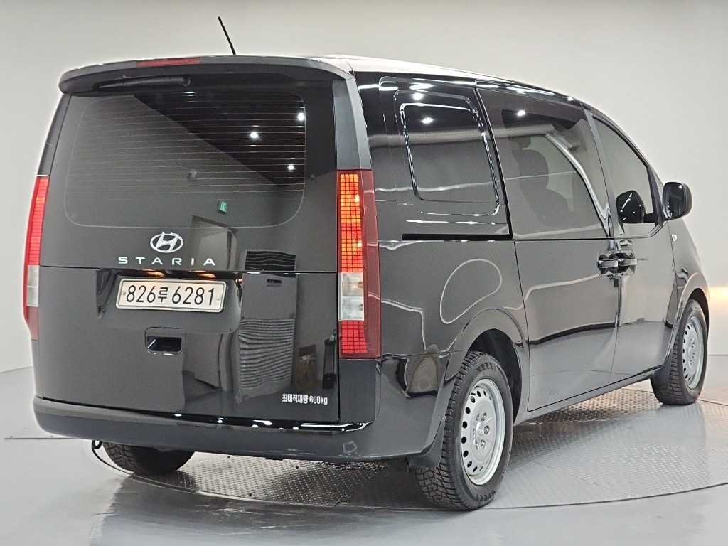 HYUNDAI Staria - Vista 4