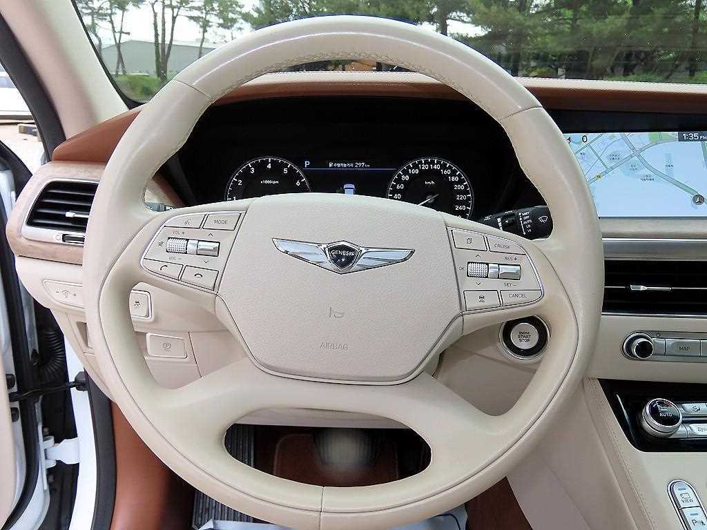 Genesis G90 - Vista 8