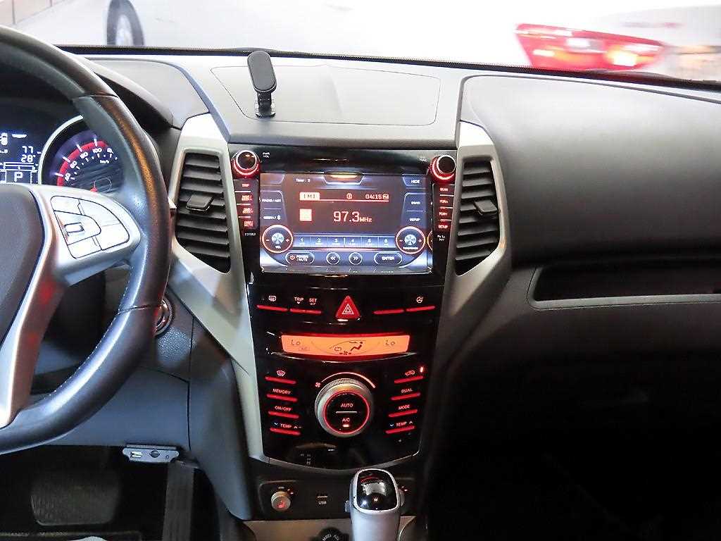 Ssangyong Tivoli - Vista 11