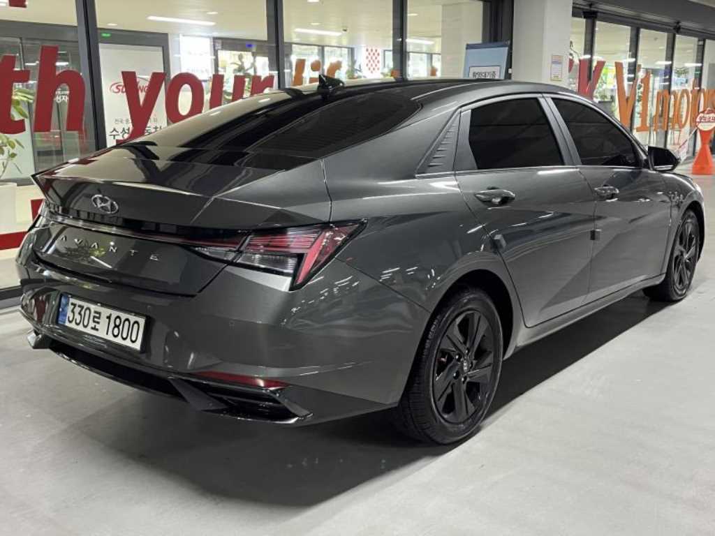 HYUNDAI Avante - Vista 3