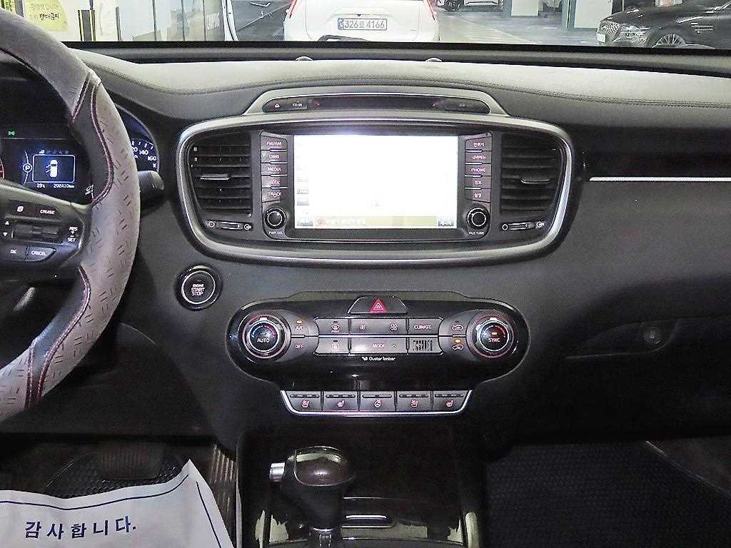KIA Sorento - Vista 11