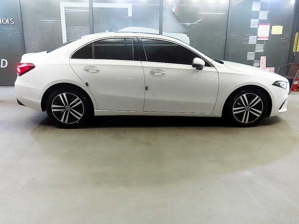 Mercedes Benz A Class - Vista 3
