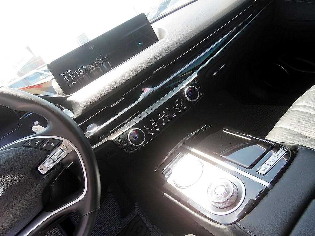 Genesis G80 - Vista 12