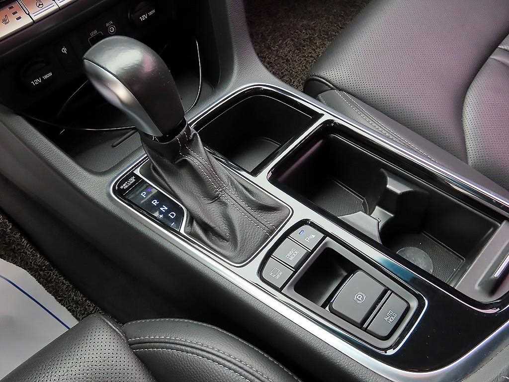 HYUNDAI Sonata - Vista 10