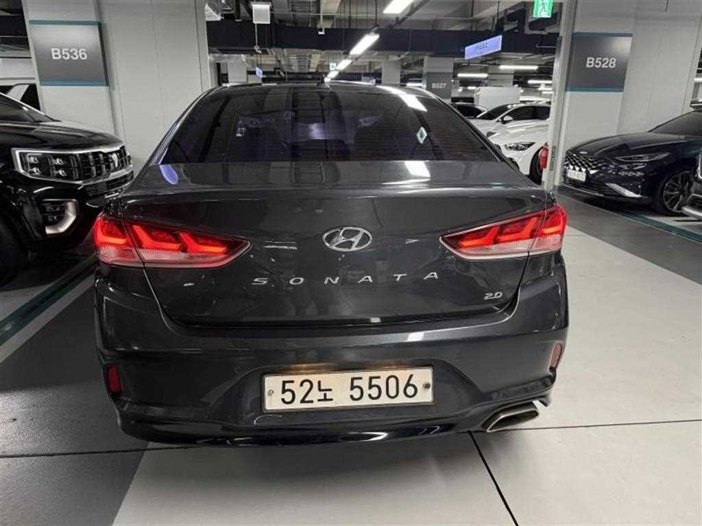 HYUNDAI Sonata - Vista 3