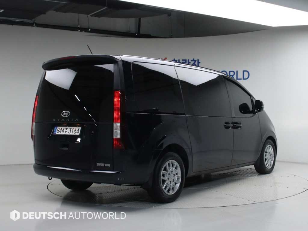 HYUNDAI Staria - Vista 2