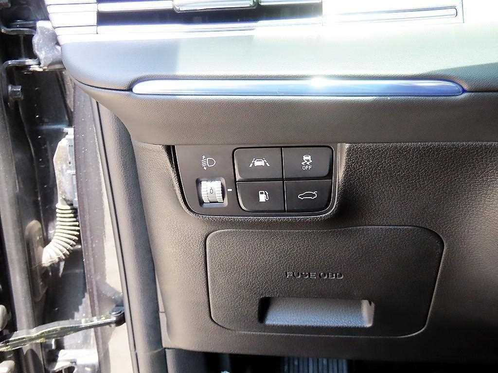 HYUNDAI Grandeur - Vista 11