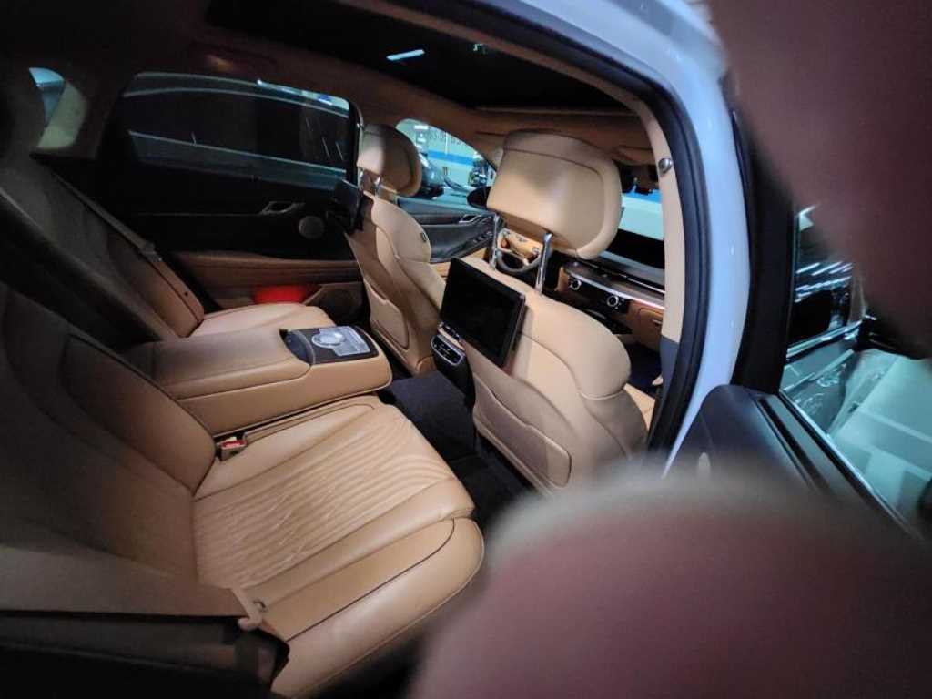 Genesis G80 - Vista 8
