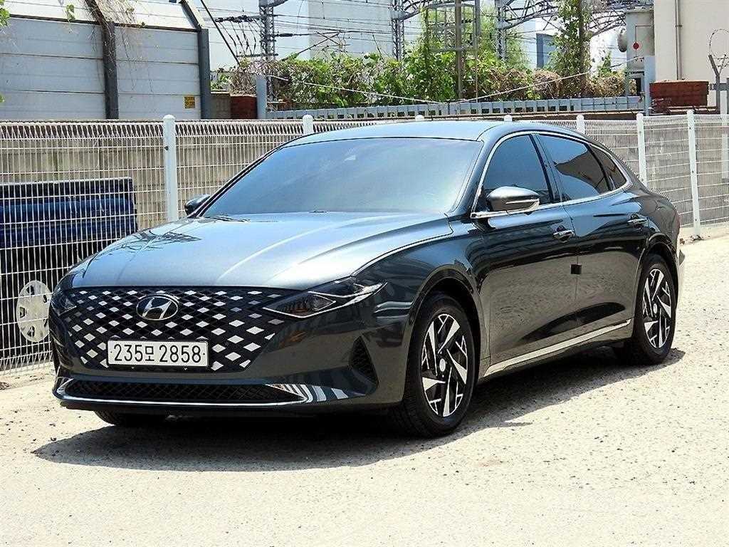 HYUNDAI Grandeur - Vista 2